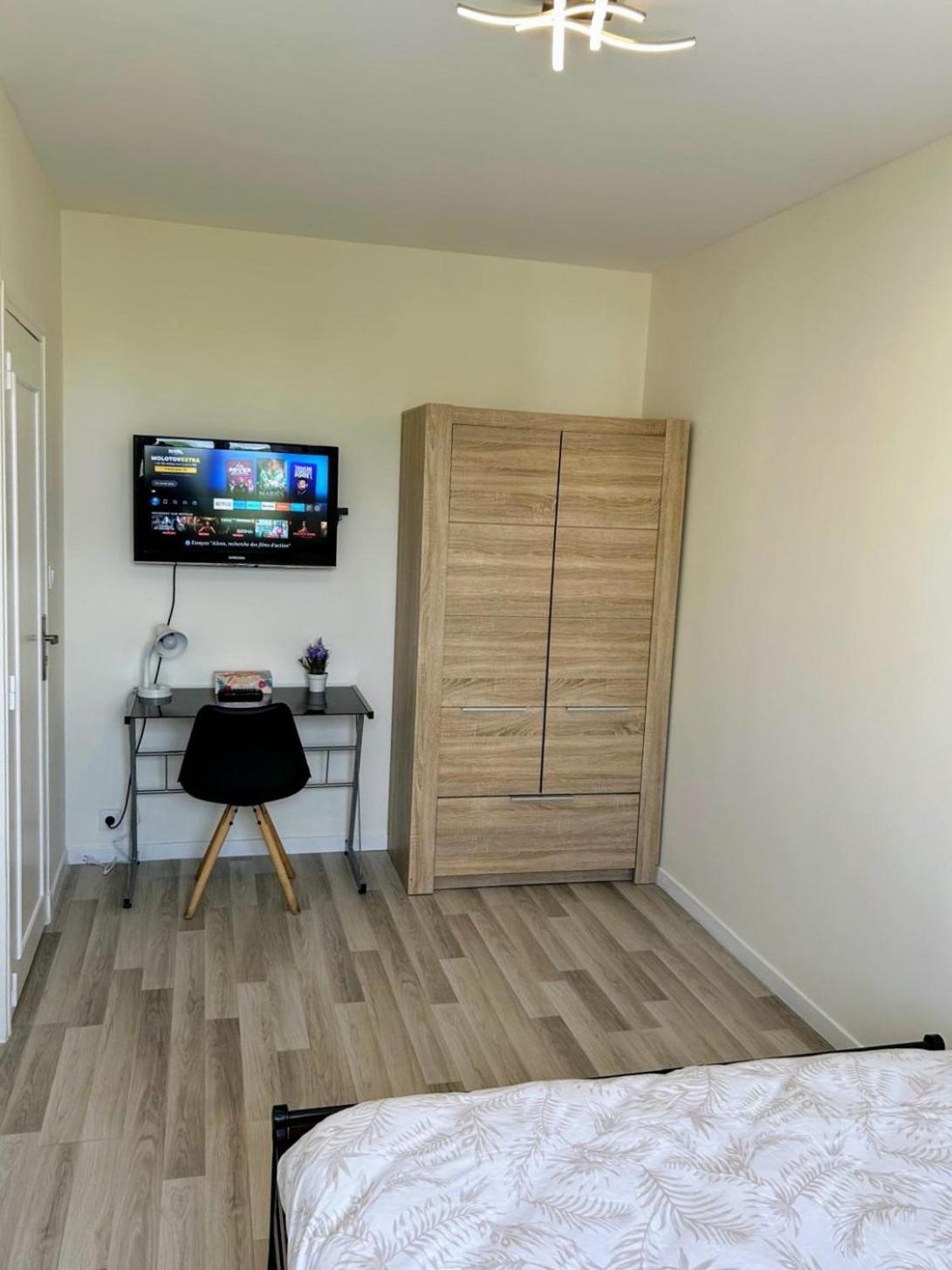 Charmant B&B Espace Et Confort Villeneuve-la-Garenne Luaran gambar